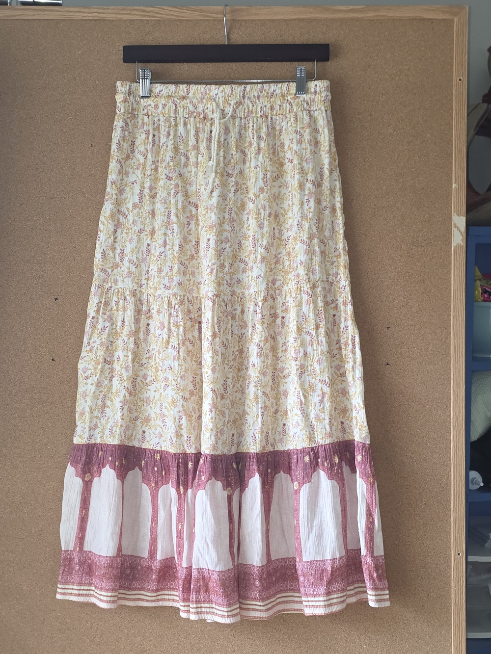 Wonderly Boho Floral Tiered Maxi Skirt M – Cream & Maroon Border Elastic Waist